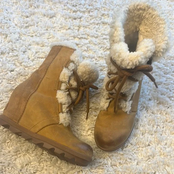 Winter clears! SOREL Joan of Arctic 7 hidden wedge boots - Picture 2 of 14